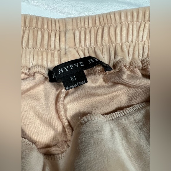 Hyfve velour gray pleated sweatpants super soft comfy medium - Picture 4 of 4